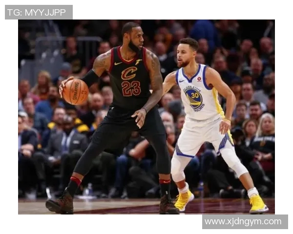 勇士与骑士精彩对决高清图片回顾展现篮球激情与团队精神